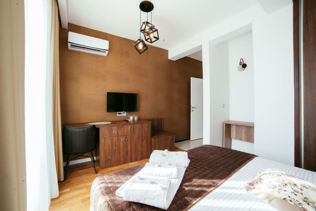 Hotel Platinum Ulcinj Ngoại thất bức ảnh
