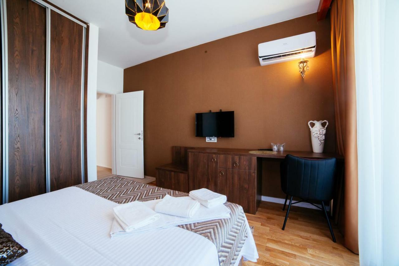 Hotel Platinum Ulcinj Ngoại thất bức ảnh