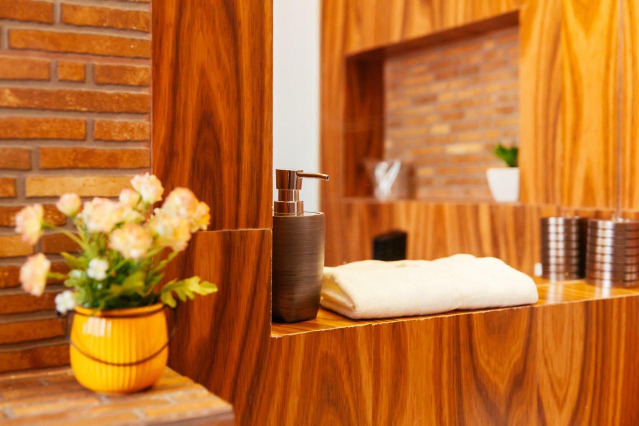 Hotel Platinum Ulcinj Ngoại thất bức ảnh