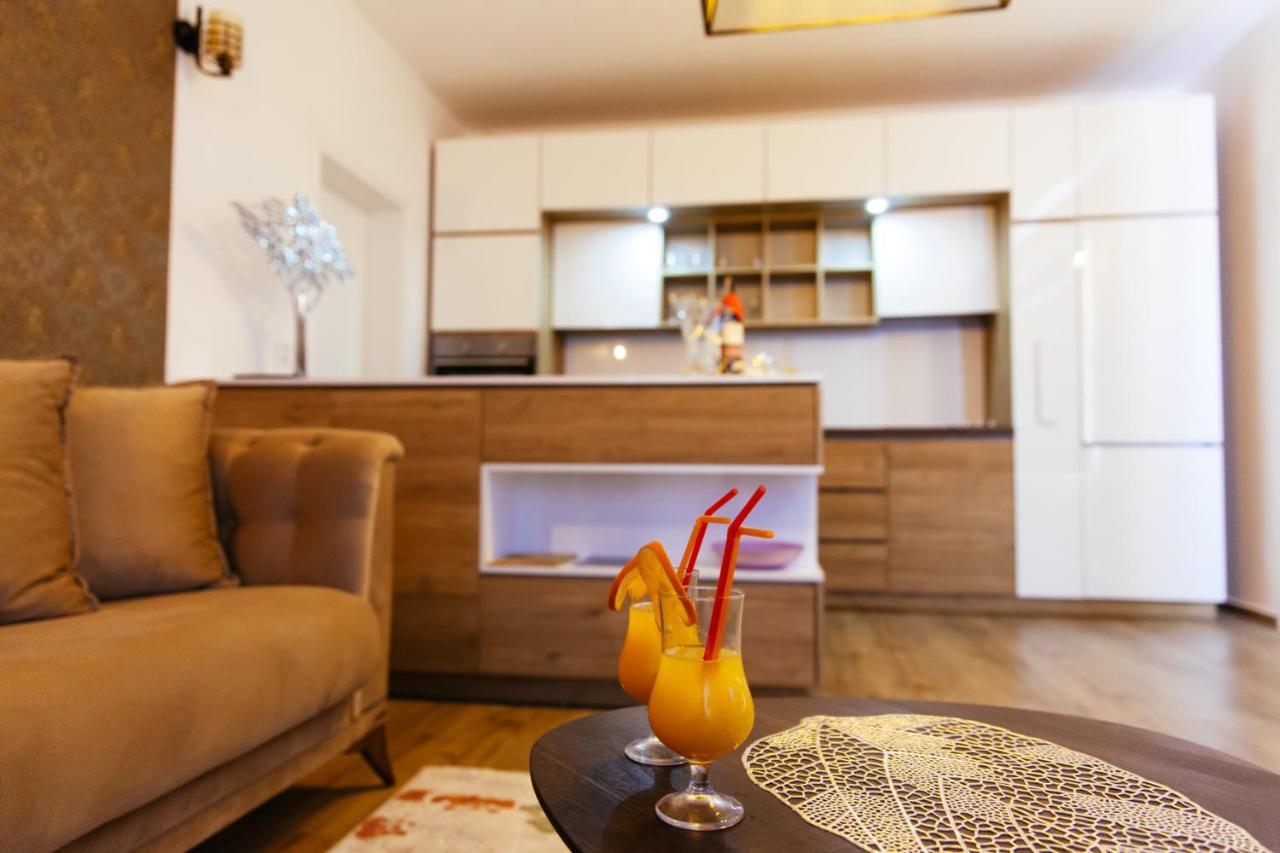 Hotel Platinum Ulcinj Ngoại thất bức ảnh