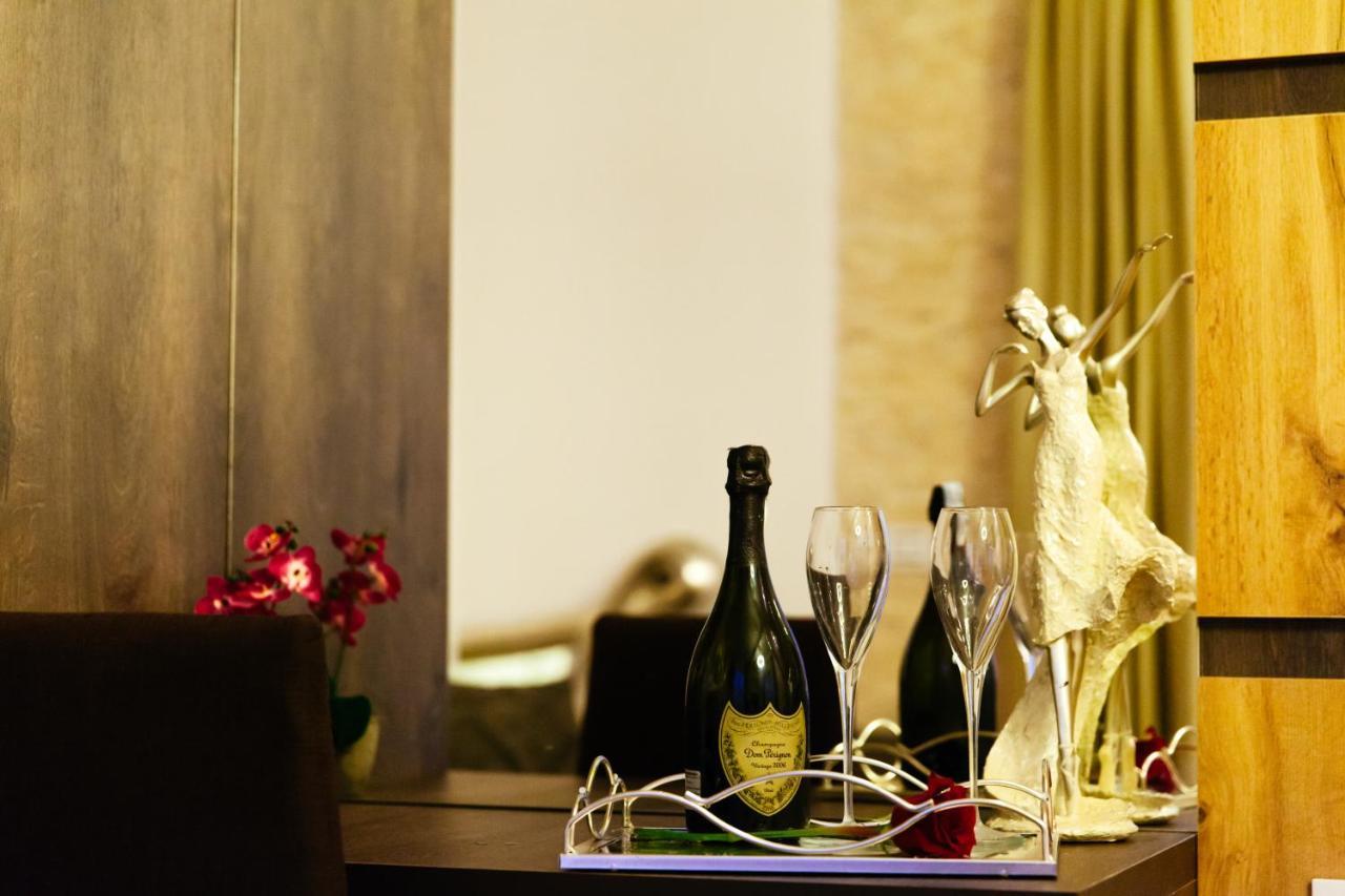 Hotel Platinum Ulcinj Ngoại thất bức ảnh