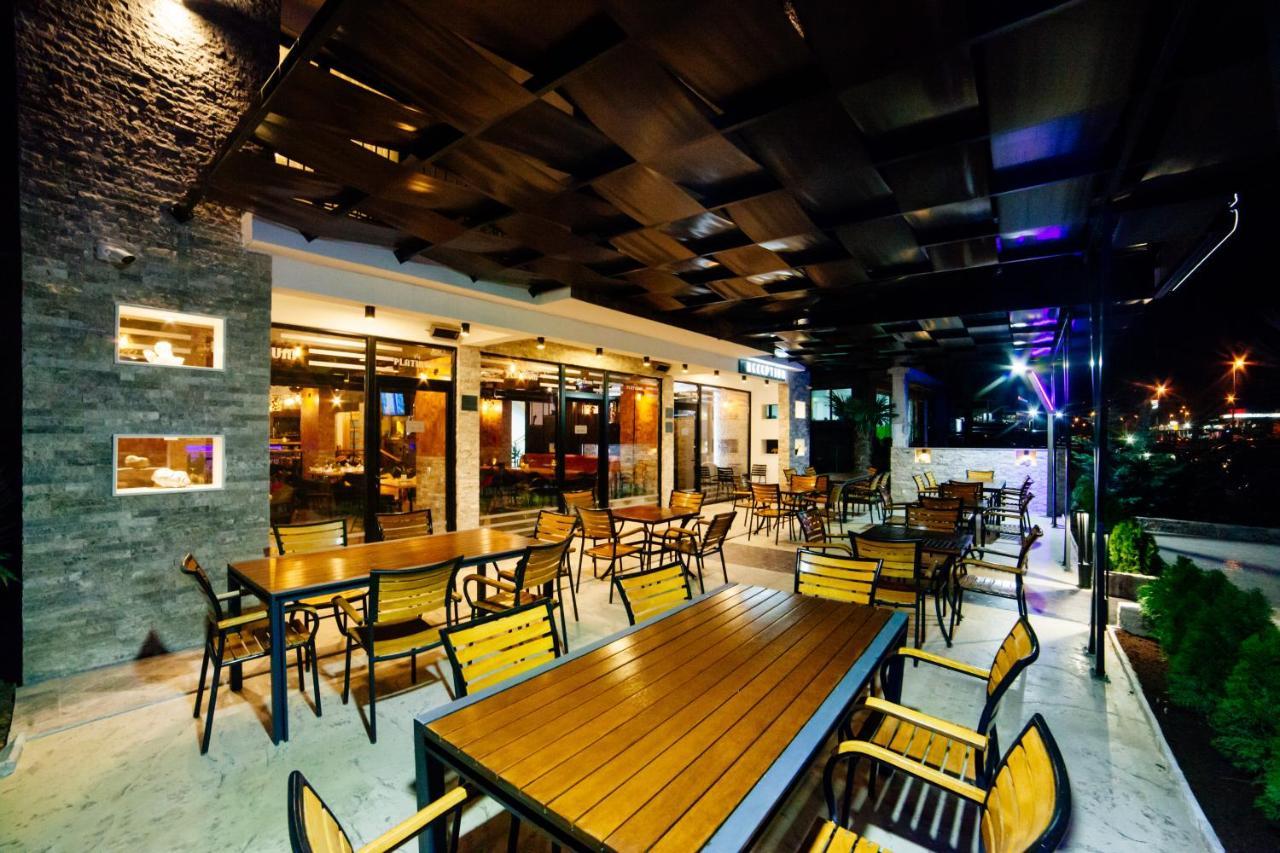 Hotel Platinum Ulcinj Ngoại thất bức ảnh